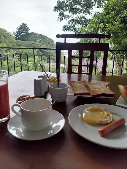 Lake Kandyan Resort Hotel