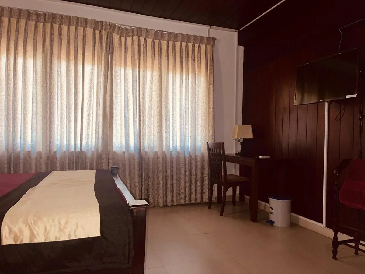 Lake Kandyan Resort Hotel