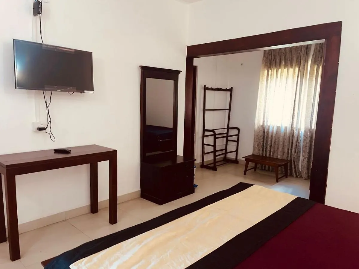 Lake Kandyan Resort Hotel