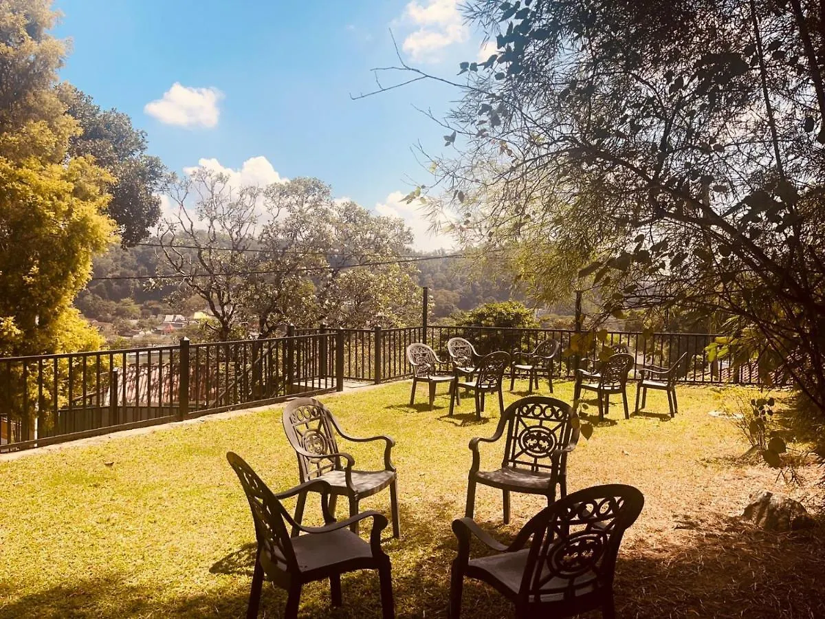 Lake Kandyan Resort Hotel